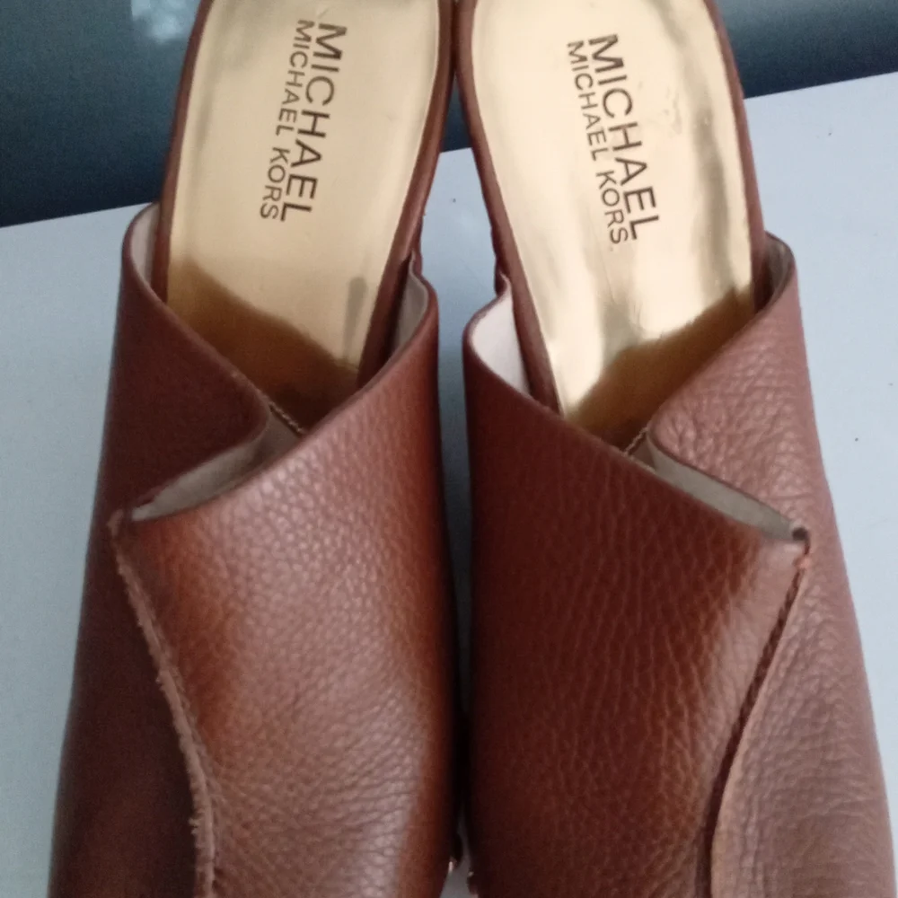 MICHAEL KORS Brown Leather Cork Wedge Mules Open Toe Studded Sandals Womens Size